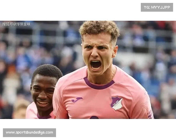 考察德甲赛场上的潜力新星，多家豪门持续关注（注：由奥拉亚等转会新闻引申）