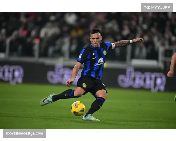 国际米兰队长劳塔罗·马丁内斯出战成疑,恰尔汗奥卢恢复训练 国际米兰队长劳塔罗·马丁内斯出战成疑,恰尔汗奥卢恢复训练